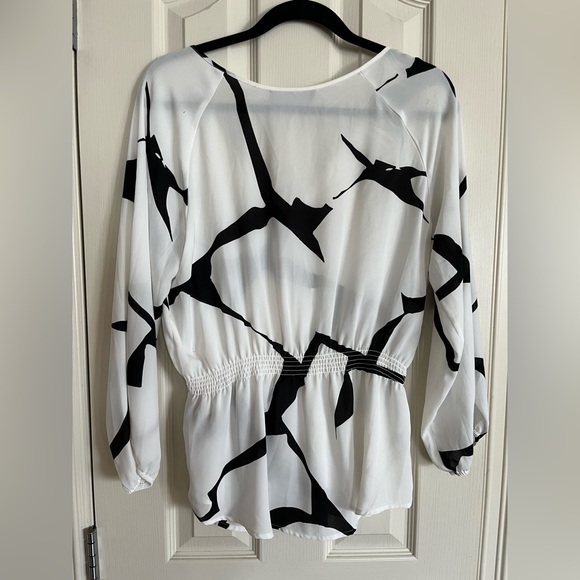 Ivanka Trump blouse. Size medium - Picture 3 of 3